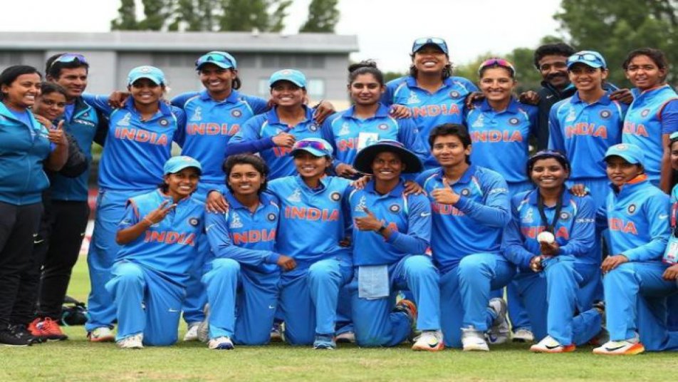 महिला विश्वकप में रनों के लिहाज़ से टीम इंडिया की ये सबसे बड़ी जीत है. भारतीय टीम ने 187 रनों से ज्यादा के अंतर से कभी किसी टीम को नहीं हराया.