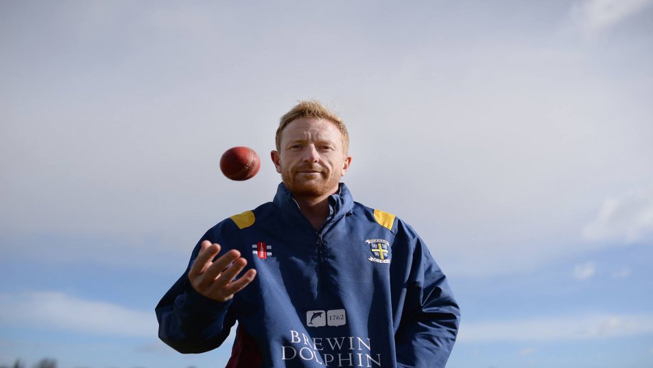 इंग्लैंड के स्टार ऑल-राउंडर और पूर्व कप्तान रहे पॉल कॉलिंगवुड अब अंतराष्ट्रीय क्रिकेट से संन्यास ले चुके हैं.