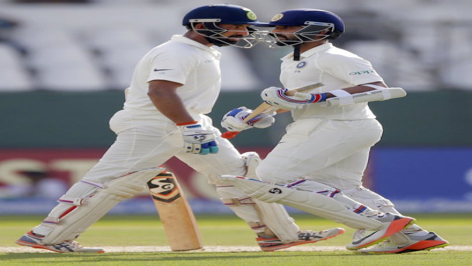 
श्रीलंका के खिलाफ जारी तीन टेस्ट मैचों की सीरीज के दूसरे मैच के पहले दिन टीम इंडिया के बल्लेबाजों ने शानदार बल्लेबाजी का प्रर्दशन करते तीन विकेट पर 344 रन बना लिए हैं. 