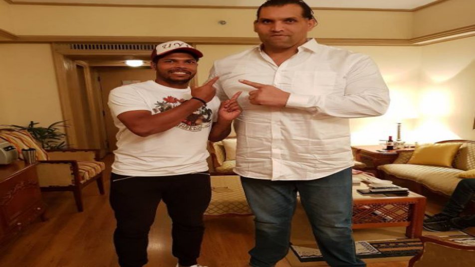 
टीम के तेज गेंदबाज उमेश यादव ने भी खली से मुलाकात की.
फोटो: (इंस्टाग्राम) 