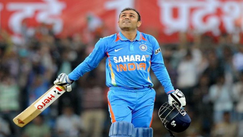 धवन ने सहवाग का साल 2009 में श्रीलंका के खिलाफ प्रेमादासा स्टेडियम में खेले गए वनडे मैच में 75 गेंदों में शतक जड़ने के रिकॉर्ड को तोड़ दिया.