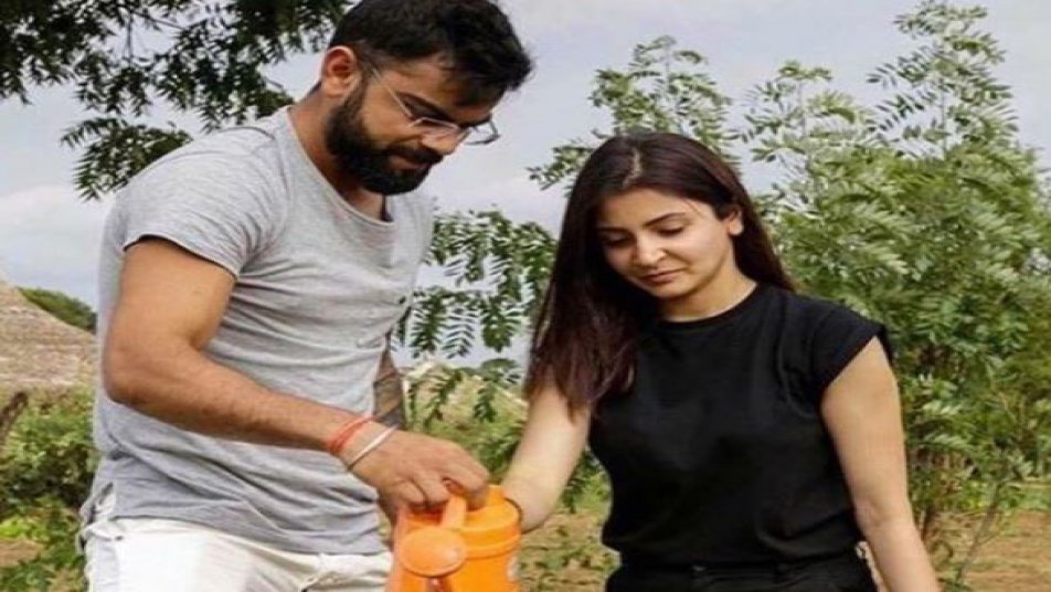 टीम इंडिया की जीत के साथ श्रीलंका में दिख रही हैं विराट-अनुष्का की नज़दीकियां