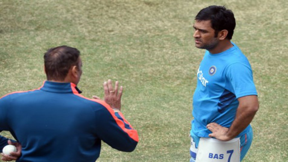 रवि शास्त्री ने बताया 2019 विश्वकप टीम में कितने फिट हैं 'एमएस धोनी'