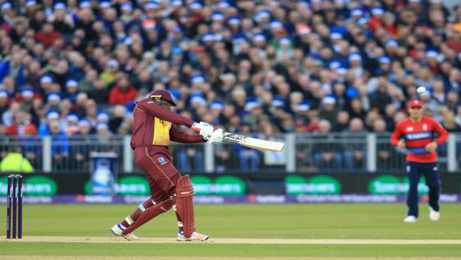 वेस्टइंडीज की टीम ने क्रिस गेल और इवन लुईस की तूफानी पारी से पहले बल्लेबाजी करते हुए 20 ओवर में 176 रन बनाए.