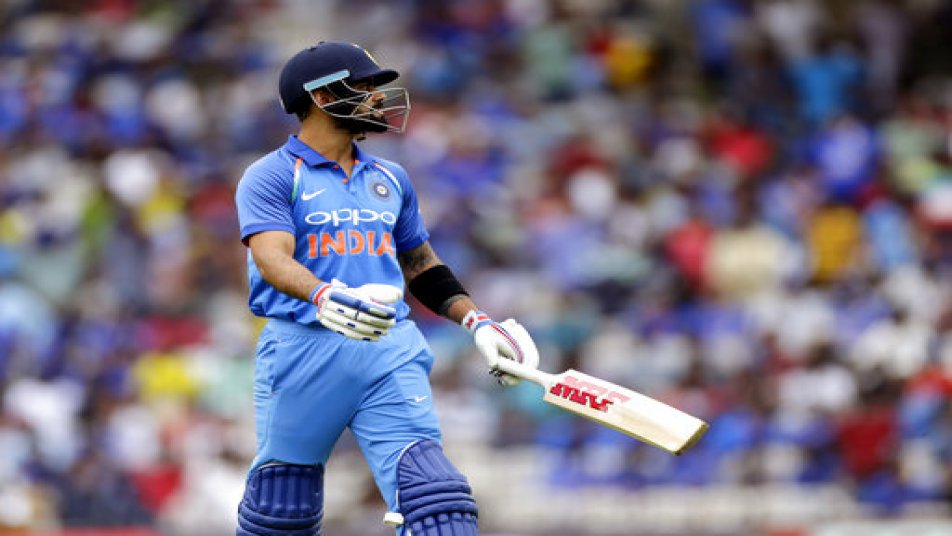 RECORD: ऑस्ट्रेलिया के खिलाफ 'आतिशी' पारी में धोनी ने बनाया 'आतिशी' रिकॉर्ड