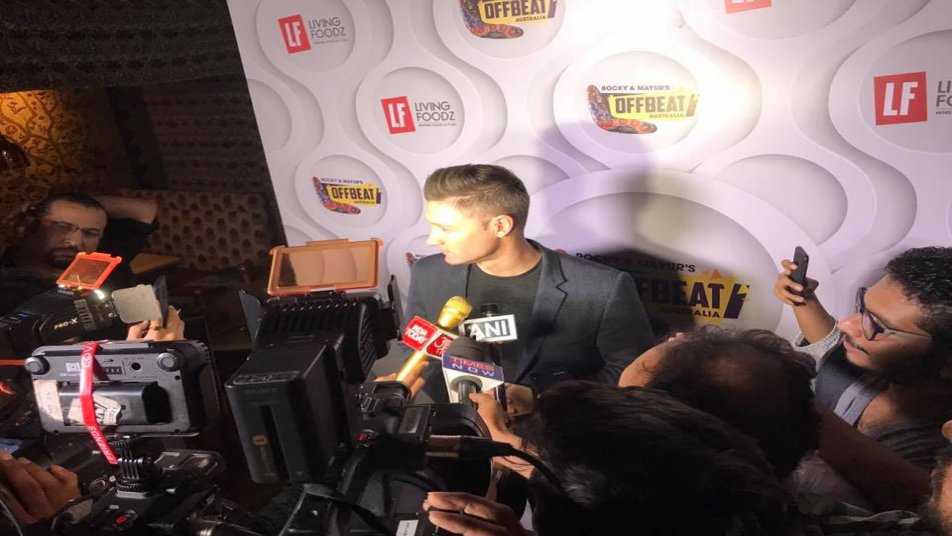 क्लार्क से जब 2019 विश्व कप में धोनी के खेलने की संभावना के बारे में पूछा गया, तो उन्होंने यह प्रतिक्रिया दी.