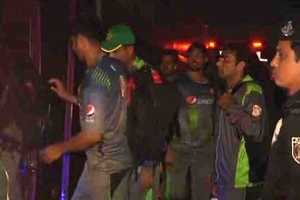 एशिया कप: बीच रास्ते में खराब हो गई पाकिस्तान टीम को ले जा रही बस