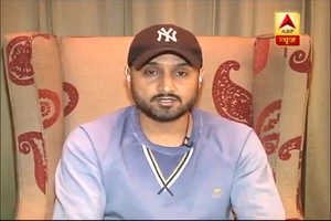 IPL 10: जल्द पुराने अंदाज में दिखेंगे धोनी,उनमें बहुत काबिलियत है: हरभजन सिंह