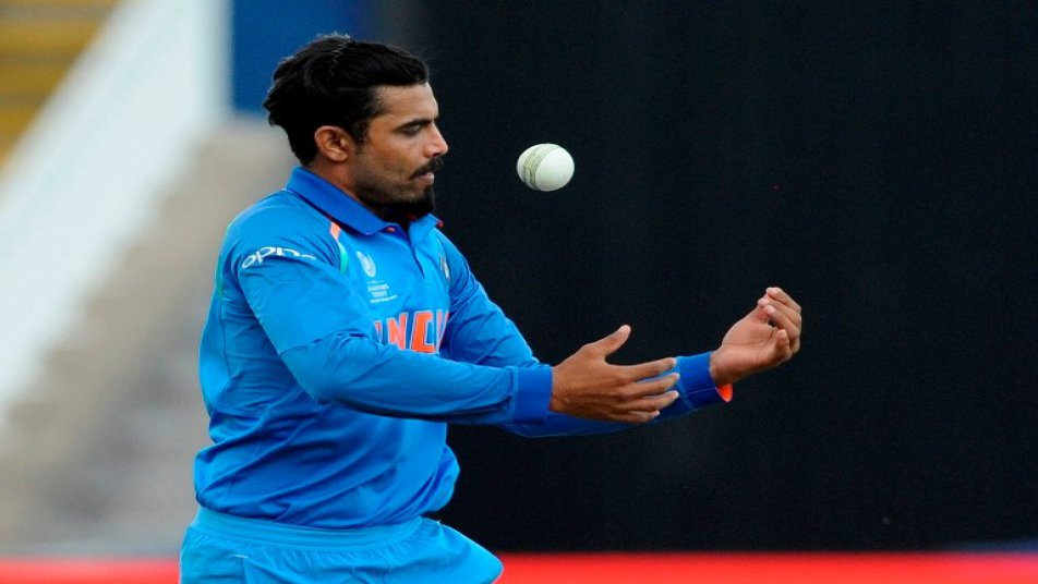 चैम्पियंस ट्रॉफी में लगातार 10 ओवर फेंकने वाले पहले गेंदबाज़ बने रविन्द्र जडेजा