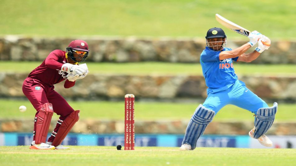 किसी और की कप्तानी में खेलते हुए धोनी ने 10 साल बाद किया ये कारनामा