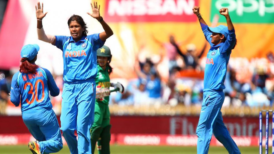 महिला टीम की जीत पर वीरेंदर सहवाग ने दी बधाई