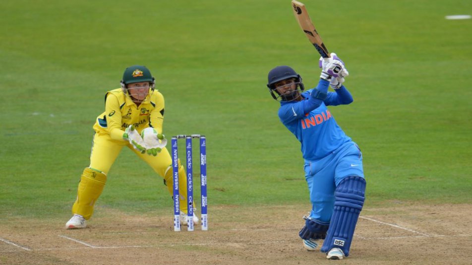 मिताली ने बनाया वर्ल्ड रिकॉर्ड, विराट ने 'पूनम' की फोटो लगाकर दी बधाई