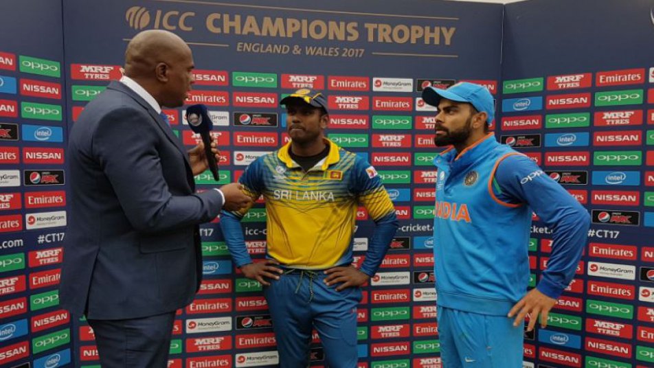 भारतीय कप्तान विराट कोहली ने आज कहा कि उन्हें लगा था कि उनके गेंदबाज 321 रन का स्कोर मिलने पर जीत दिला देंगे लेकिन श्रीलंका ने बेहतरीन बल्लेबाजी करते हुए उनसे मैच छीन लिया. 
तस्वीरें सौजन्य: AP/ICC