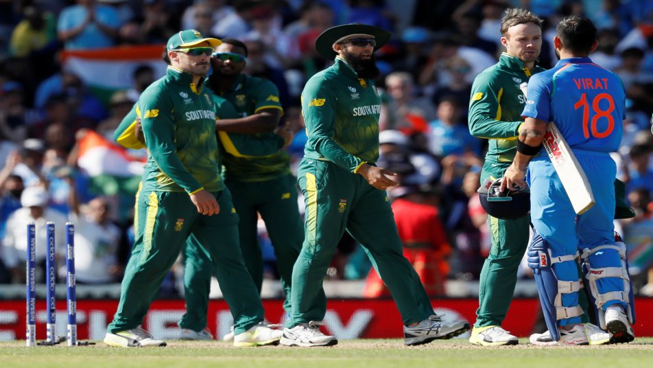 गेंदबाज़ों के लाजवाब प्रदर्शन के बाद शिखर धवन और विराट कोहली की बेहतरीन बल्लेबाज़ी की मदद से भारत ने साउथ अफ्रीका को 8 विकेट से हरा दिया.