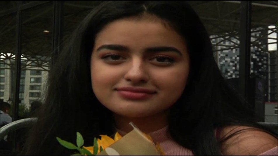 दरअसल इंग्लैंड में सिमोना नाम की एक लड़की हार्दिक पांड्या की एक झलक पाने के लिए तीन घंटे तक उनका इंतजार करती रही.