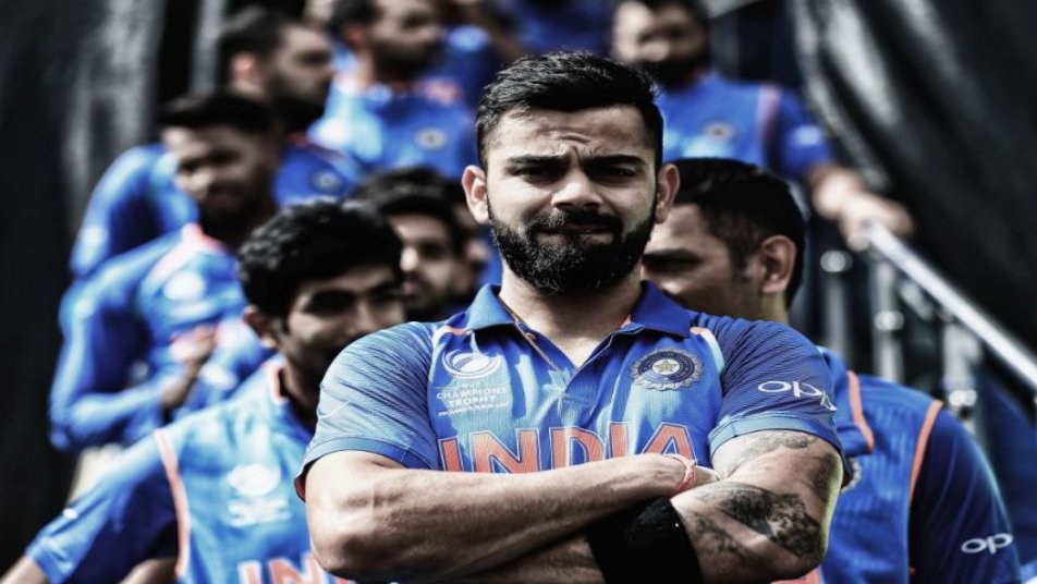 भारत और पाकिस्तान की क्रिकेट टीमें आईसीसी चैम्पियंस ट्रॉफी के फाइनल मुकाबले में रविवार को आमने-सामने होंगी. यह दूसरा मौका है, जब दोनों टीमें किसी आईसीसी टूर्नामेंट के फाइनल में एक दूसरे के सामने हैं. इससे पहले यह दोनों पड़ोसी मुल्क टी-20 विश्व कप के पहले संस्करण में 2007 में फाइनल में भिड़े थे, जिसे महेंद्र सिंह धौनी की कप्तानी में भारत ने जीता था. यह पहला मौका था जब भारत-पाकिस्तान के बीच आईसीसी टूर्नामेंट का फाइनल खेला गया था.