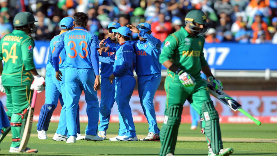 आईसीसी टूर्नामेंट्स में भारत पाकिस्तान पर हमेशा से हावी रहा है. इन दोनों टीमों के बीच अब तक आईसीसी आयोजनों में कुल 15 मैच खेले गए हैं, जिनमें से 12 मैच भारत ने जीते हैं और दो सिर्फ पाकिस्तान ने. एक मैच परिणाम विहीन रहा है.