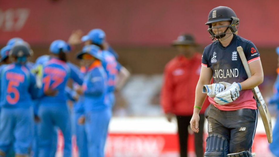 भारत ने निर्धारित 50 ओवरों में तीन विकेट के नुकसान पर 281 रन बनाए थे, जिसके बाद 282 रनों के चुनौतीपूर्ण लक्ष्य को इंग्लैंड की टीम हासिल नहीं कर पाई और 47.3 ओवरों में 246 रनों पर ढेर हो गई.