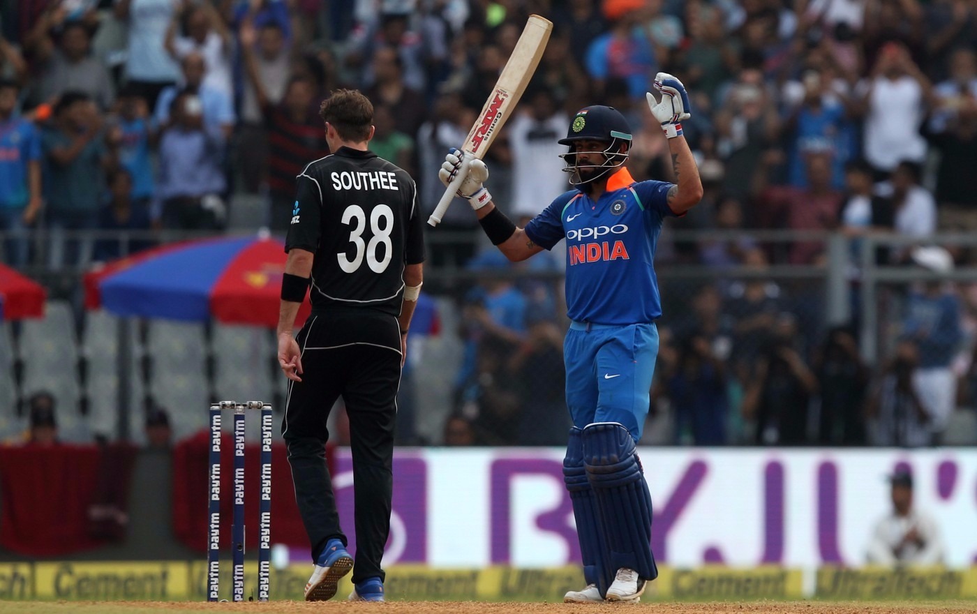 kohli surpasses ponting with 31st odi ton only behind tendulkar न्यूजीलैंड के खिलाफ विराट ने लगाई रिकॉर्ड्स की झड़ी, पोंटिंग को पीछे छोड़ नंबर दो शतकवीर बने कोहली