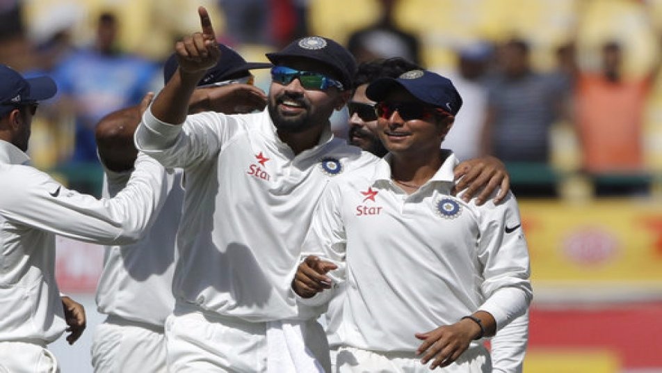 धोनी ने साल 2012/13 के घरेलू सीज़न में 24 डिसमिसल किए थे.