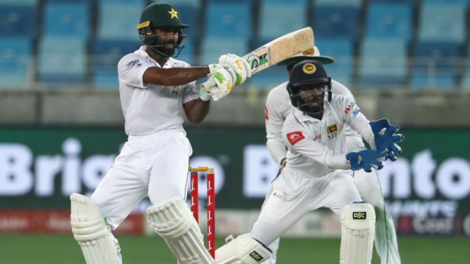 asad shafiq and sarfraz ahmed s 146 run stand takes pakistan into the final day needing 119 runs with 5 wickets left 12482 SLvsPAK: श्रीलंका के क्लीनस्वीप के सपने में रोढ़ा बने सरफराज़ और असद