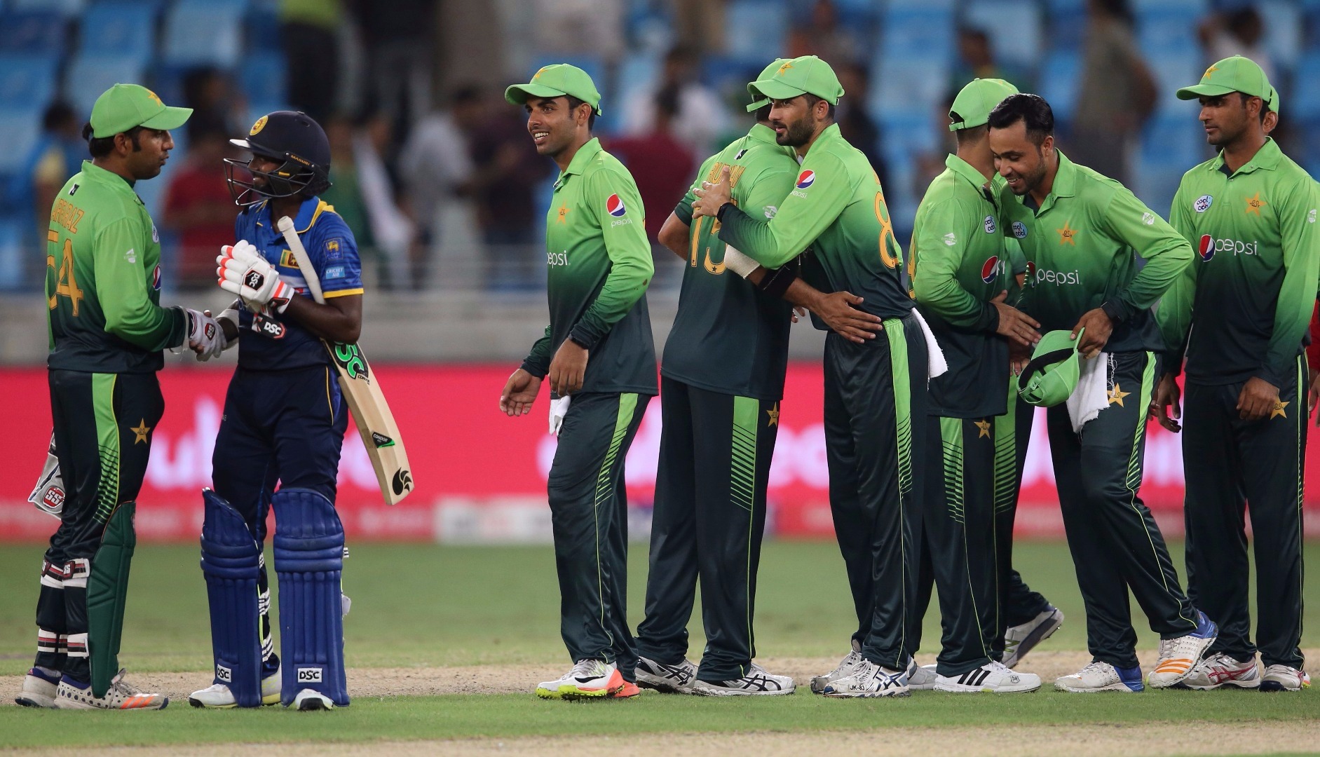 PAKvsSL: पहले वनडे में मैच में पाकिस्तान ने श्रीलंका को दी 83 रनों से मात PAKvsSL: पहले वनडे में मैच में पाकिस्तान ने श्रीलंका को दी 83 रनों से मात