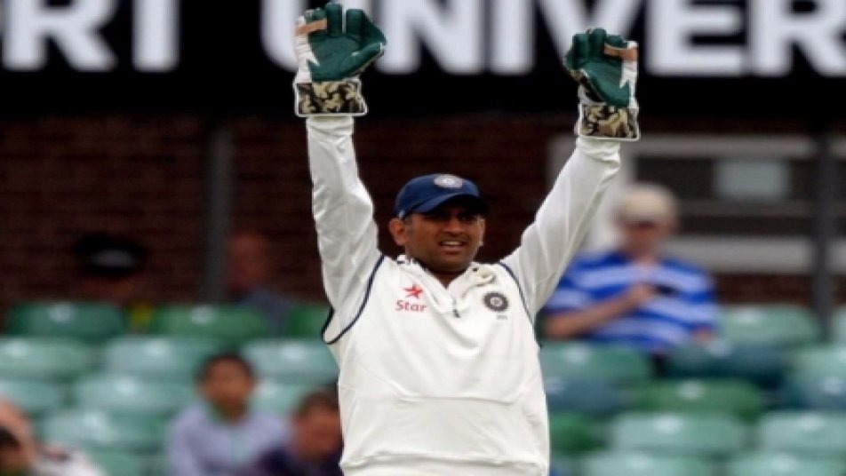 धोनी ने साल 2012/13 के घरेलू सीज़न में 24 डिसमिसल किए थे.