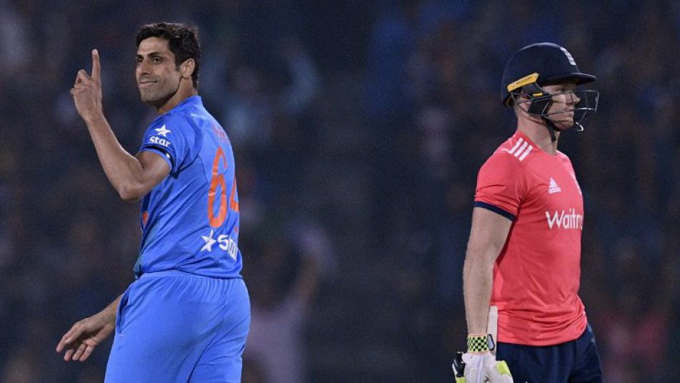 report ashish nehra could announce international retirement 12488 अगले महीने अंतराष्ट्रीय क्रिकेट से संन्यास ले सकते हैं आशीष नेहरा: मीडिया रिपोर्ट्स