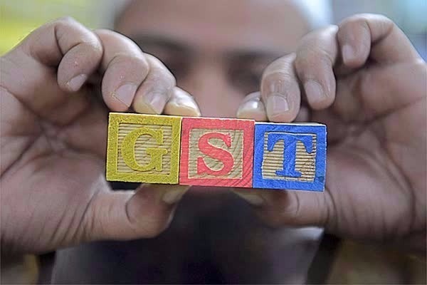 In Graphics: क्या GST से भी ज्यादा पेचीदा हो गया है कोच का मामला?