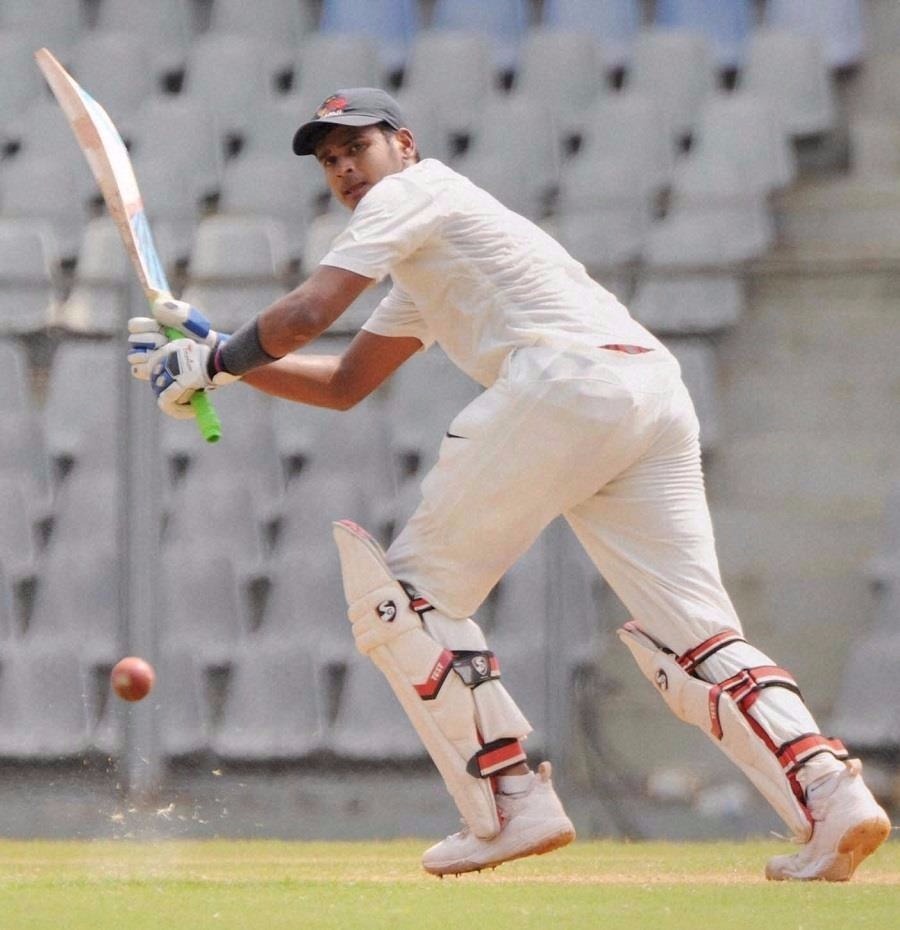 श्रेयर अय्यर-हरवादकर के शतक की मदद से मुंबई ने किया मैच ड्रा श्रेयर अय्यर-हरवादकर के शतक की मदद से मुंबई ने किया मैच ड्रा
