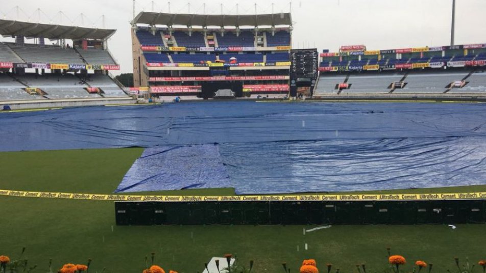 indvsaus india s practice session in ranchi cancelled due to rain 12421 बारिश के बीच कोहली ने किया डांस, जानें आज मैच पर है कितना बड़ा संकट