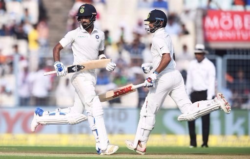 india vs sri lanka 1st test 4th day report DAY 4 INDvsSL: शिखर-राहुल की पारियों पर खराब रौशनी का 'साया'