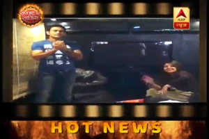 साक्षी के सामने धोनी ने लगाए ठुमके, नहीं देखा होगा माही का ऐसा अंदाज