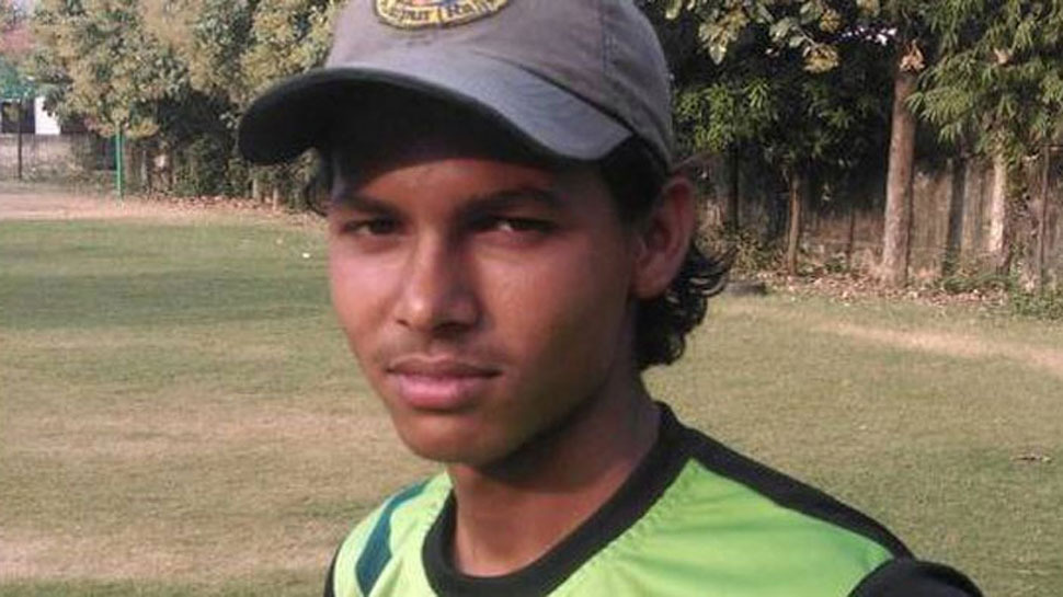 15 year boy claims 10 wickets for no run in t20 game अद्भुत: 4 ओवर में 10 विकेट के साथ 15 साल के आकाश ने रचा इतिहास