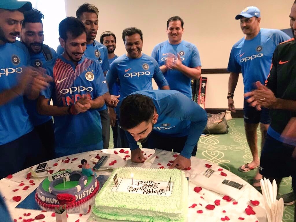 virat kohli birthday celebration विराट का बर्थडे: 29 के हुए कोहली, लगा बधाईयों का तांता