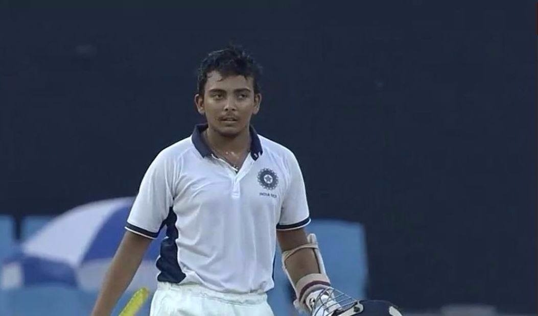 Ranji Trophy: 18 साल की उम्र में पृथ्वी शॉ ने जड़ा 5वां फर्स्ट-क्लास शतक