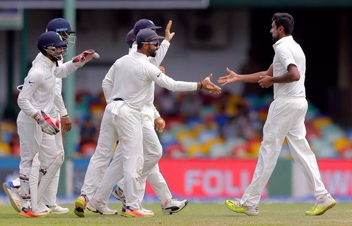 ashwin and jadeja get sl reeling india 2 wickets shy of win at lunch on day 4 LUNCH INDvsSL: पारी की हार के करीब पहुंची श्रीलंका