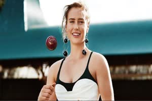 In Graphics: एक क्रिकेटर,एक फुटबॉलर और एक लीजेंड एलीसे पैरी