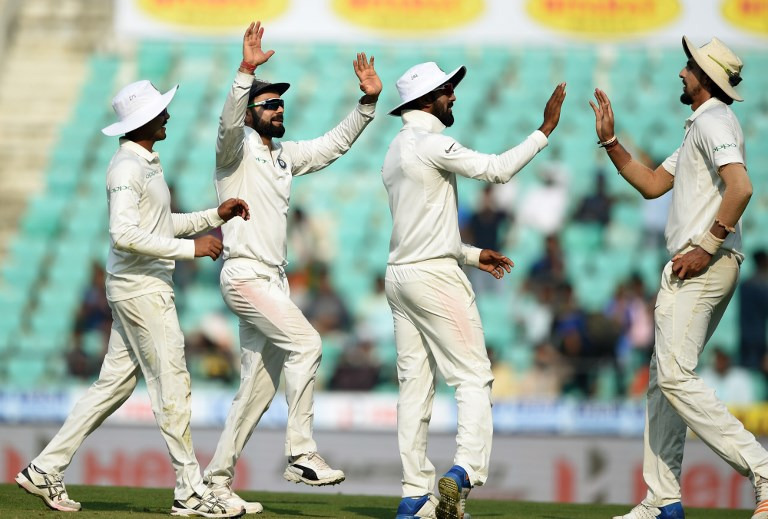 india vs sri lanka 2nd test nagpur test 1st day report ashwin ishant IND vs SL 2nd TEST: पहले दिन भारतीय गेंदबाजों का जलवा, टीम इंडिया को भी लगा पहला झटका