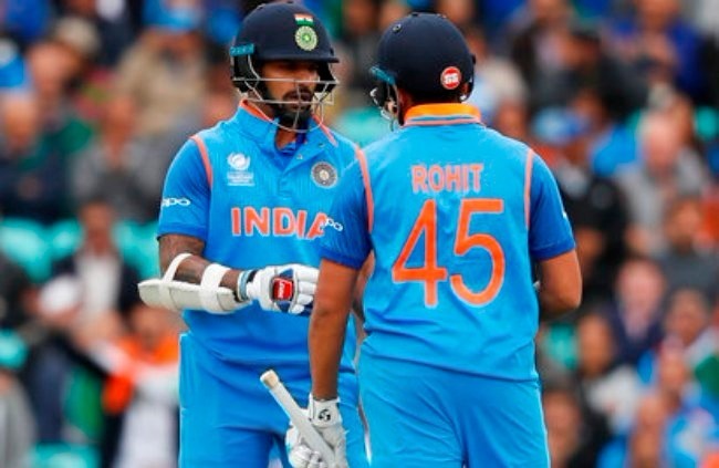 TOSS: धर्मशाला में श्रीलंका ने जीता टॉस, रोहित हुए 'खुश' sri lanka win toss and opt to bowl in first odi against india TOSS: धर्मशाला में श्रीलंका ने जीता टॉस, रोहित हुए 'खुश'