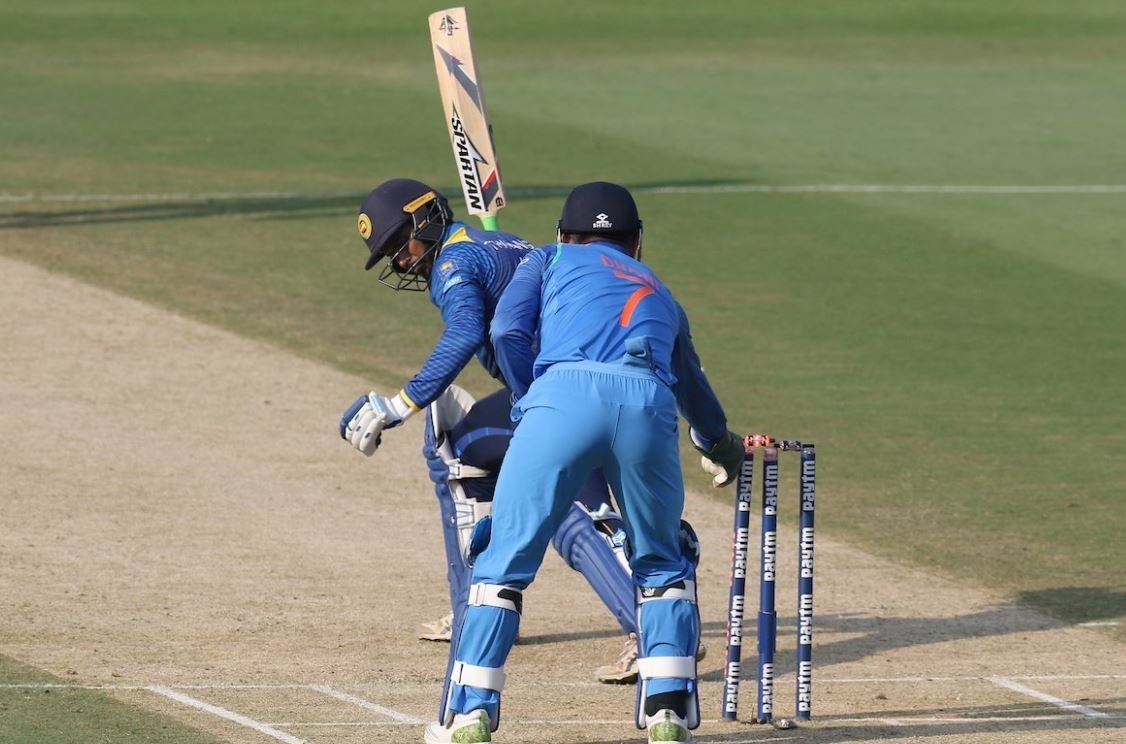 बाज से भी तेज है धोनी की आंखें !