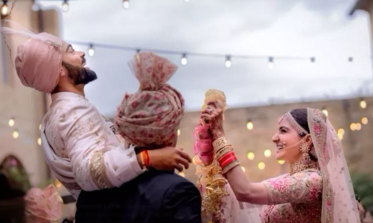 pakistani crickters gives best wishes to virat anushka wedding पाकिस्तानी क्रिकेटरों से भी मिल रही है विराट-अनुष्का को शादी की बधाई