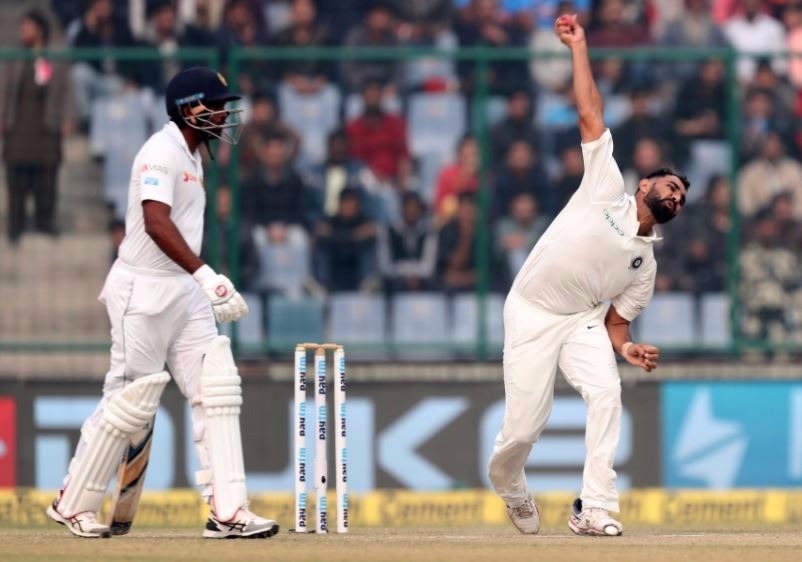 live update of india vs sri lanka 3rd test 2nd day from delhi feroze shah kotla LIVE 3rd TEST INDvsSL: टीम इंडिया के विशाल 536 रनों के जवाब में श्रीलंका ने गंवाए 2 विकेट