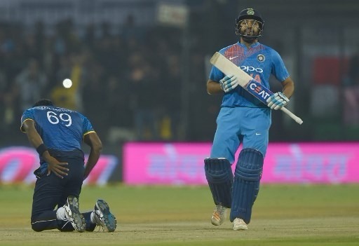 another blow for visitors as angelo mathews ruled out for final t20i INDvsSL: श्रीलंकाई टीम को लगा बड़ा झटका, चोटिल मैथ्यूज टीम से बाहर