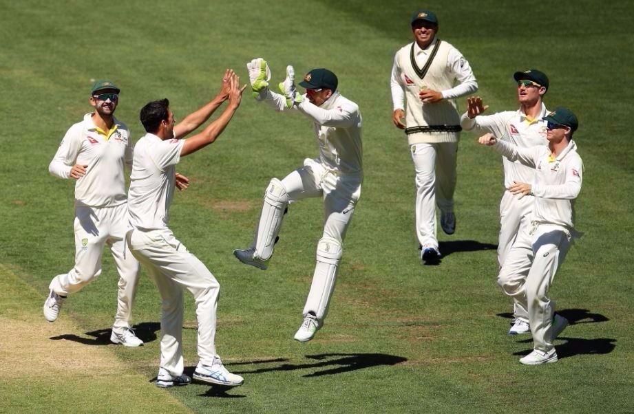 ashes australia beat england by 120 runs to take 2 0 lead in series ASHES: स्टार्क के तूफान में उड़कर इंग्लैंड ने 120 रनों से गंवाया दूसरा टेस्ट