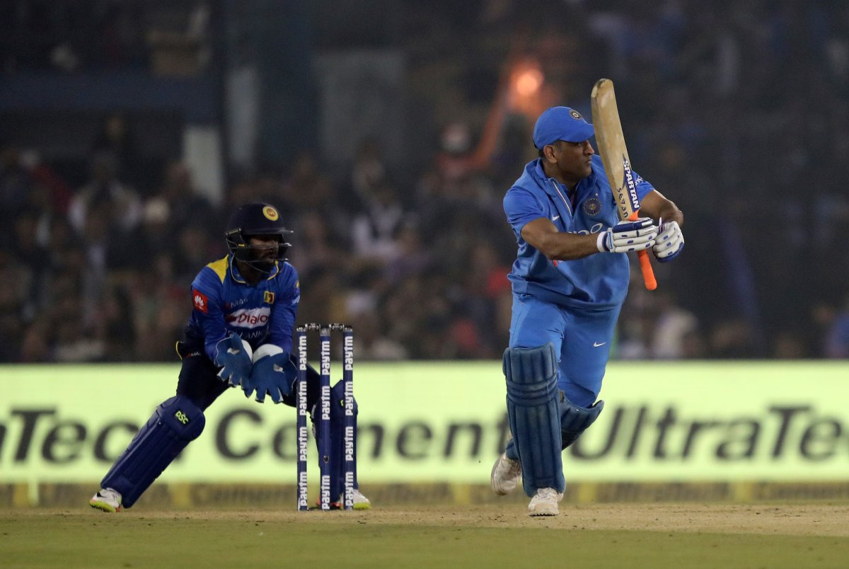कटक, करवाचौथ और धोनी की उम्र