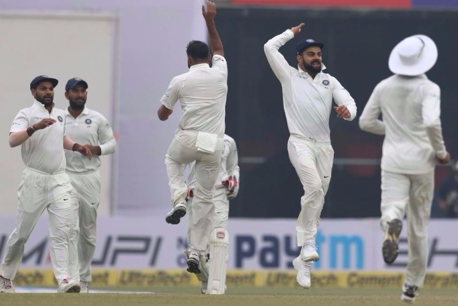 india reduce sri lanka to 31 for 3 after giving them a target of 410 at stumps on day 4 at new delhi INDvsSL: 33 रनों पर 3 विकेट गंवाकर भारत ने श्रीलंका को मुश्किल में फंसाया