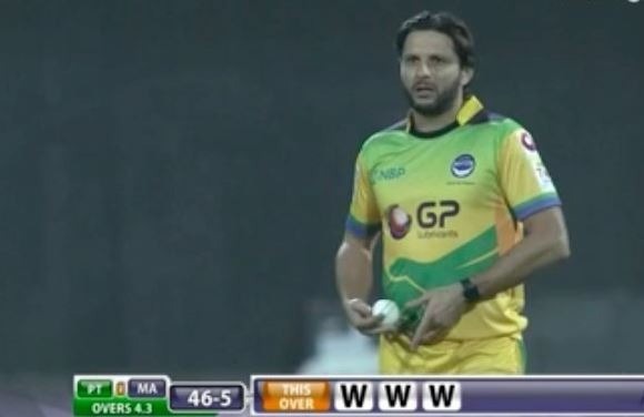 shahid afridi scores first t10 hat trick as pakhtoons rout maratha arabians in sharjah टी10 लीग: वीरेंदर सहवाग के 'गोल्डन डक' के साथ शाहिद अफरीदी ने ली हैट-ट्रिक