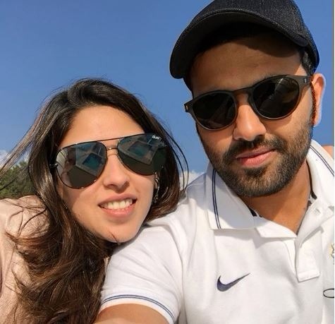 rohit sharma double century gift for wife ritika and indias win against sri lanka रोहित का एक तीर से तीन निशाना- देश खुश, बीवी खुश और रिकॉर्डबुक खुश