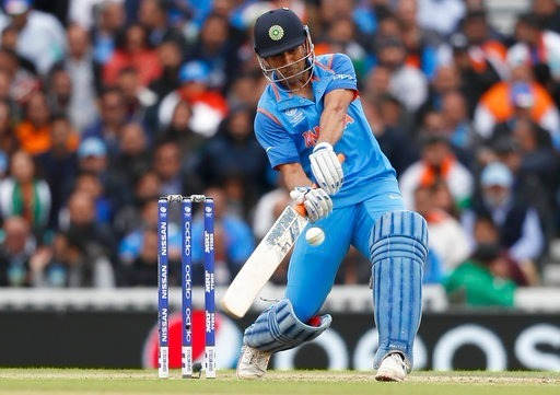 आज सचिन, गांगुली, द्रविड़ की लिस्ट में शामिल हो सकते हैं एमएस धोनी
